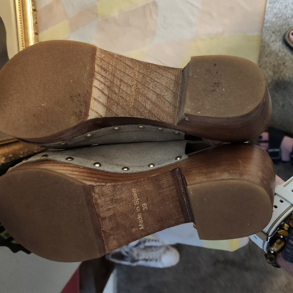 Pilcro Kilty Clogs - Picture 5 of 8